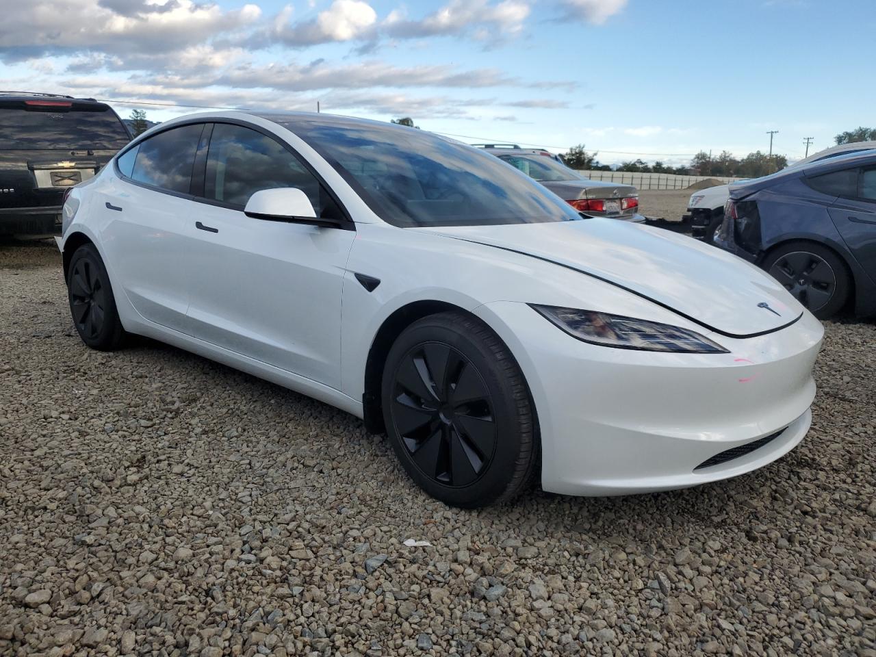 TESLA MODEL 3 2025