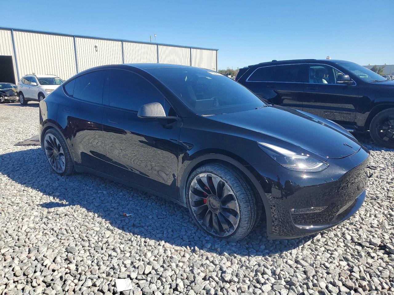 TESLA MODEL Y 2023