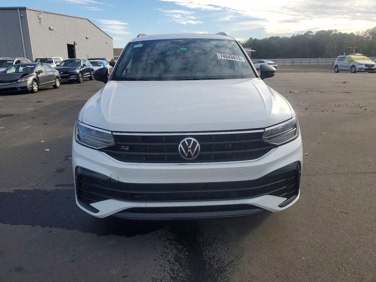VOLKSWAGEN TIGUAN SE R-LINE BLACK 2022
