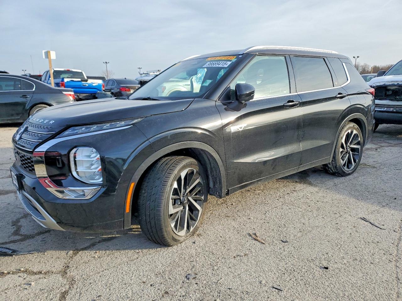 MITSUBISHI OUTLANDER SEL 2023
