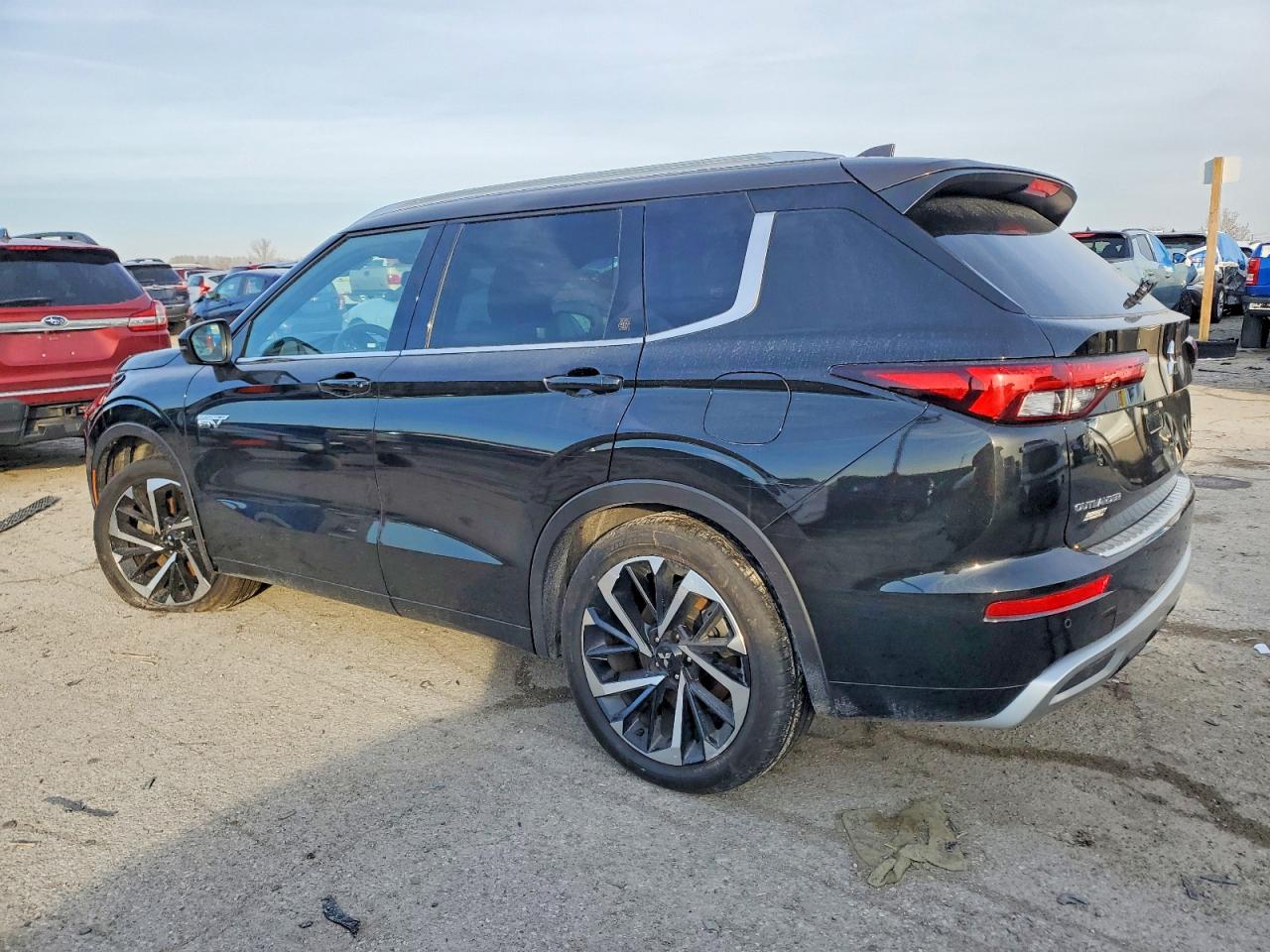 MITSUBISHI OUTLANDER SEL 2023