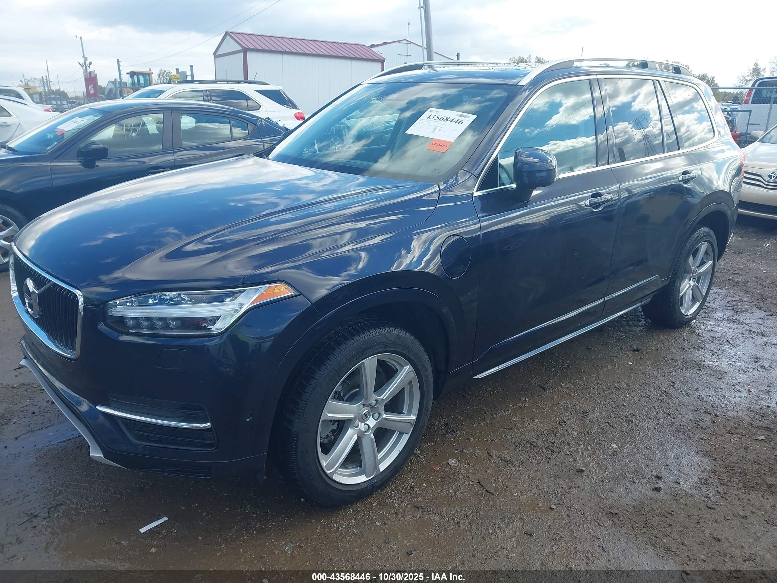 VOLVO XC90 HYBRID T8 MOMENTUM 2016