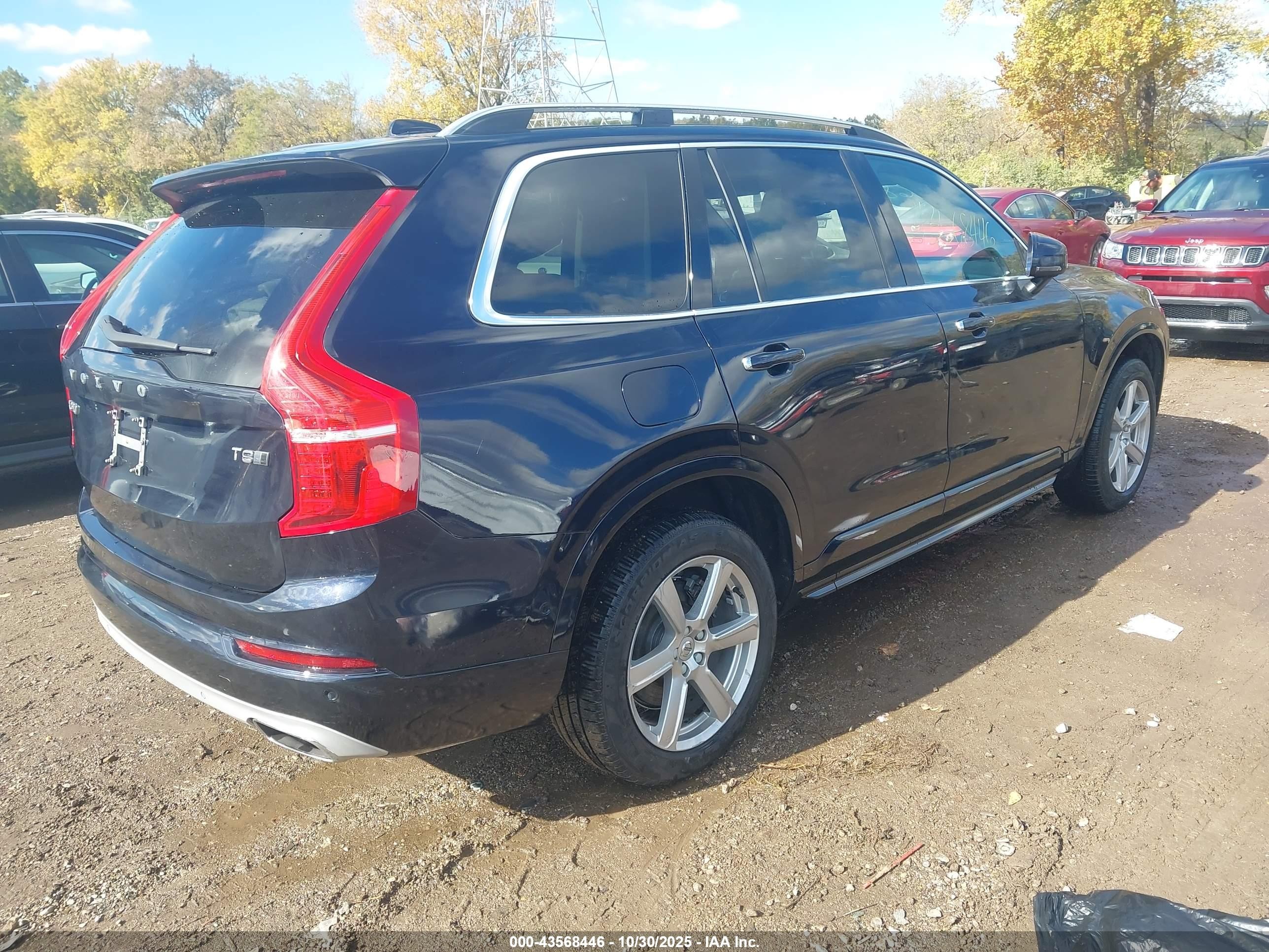 VOLVO XC90 HYBRID T8 MOMENTUM 2016