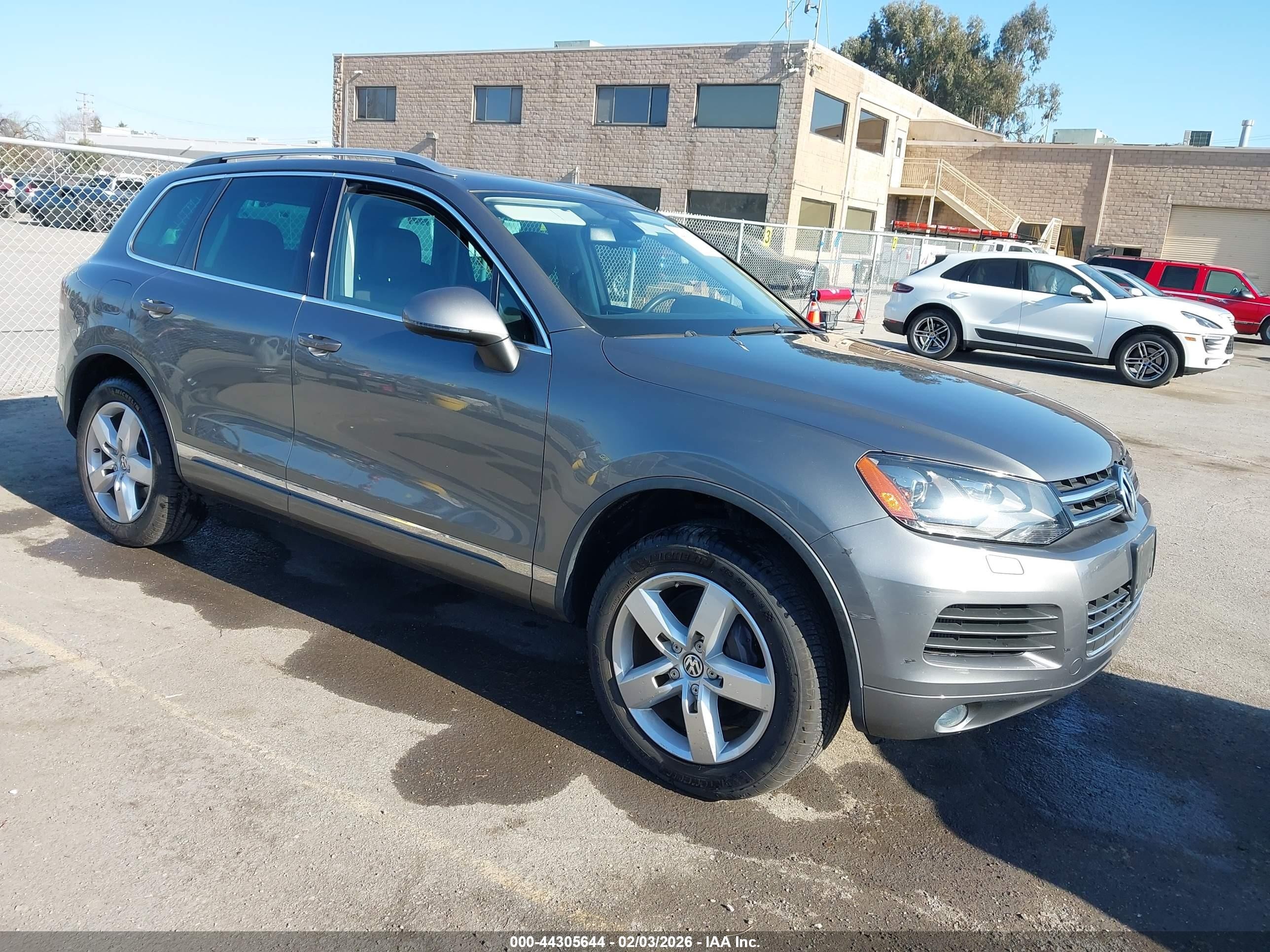 VOLKSWAGEN TOUAREG TDI LUX 2014