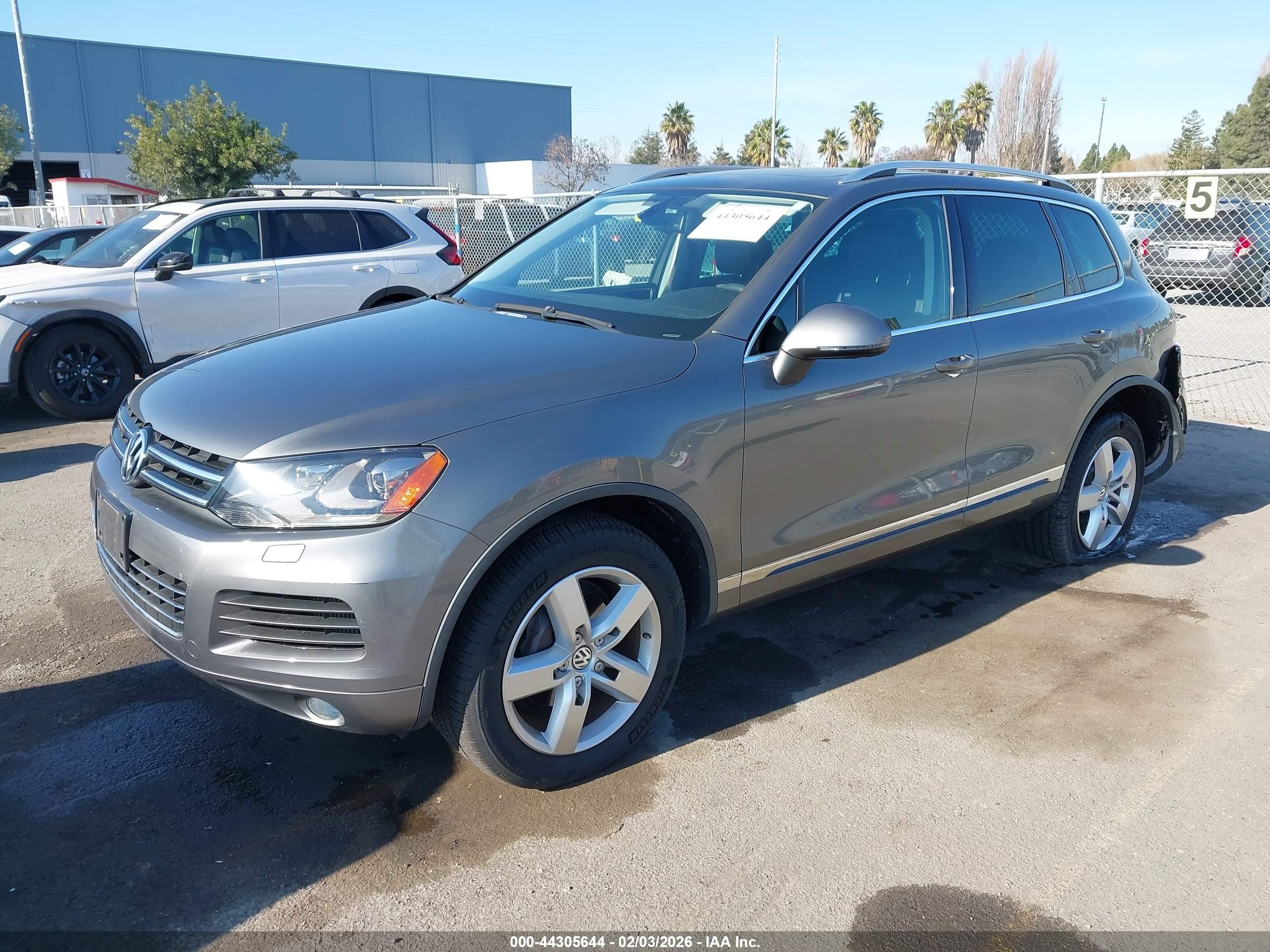 VOLKSWAGEN TOUAREG TDI LUX 2014