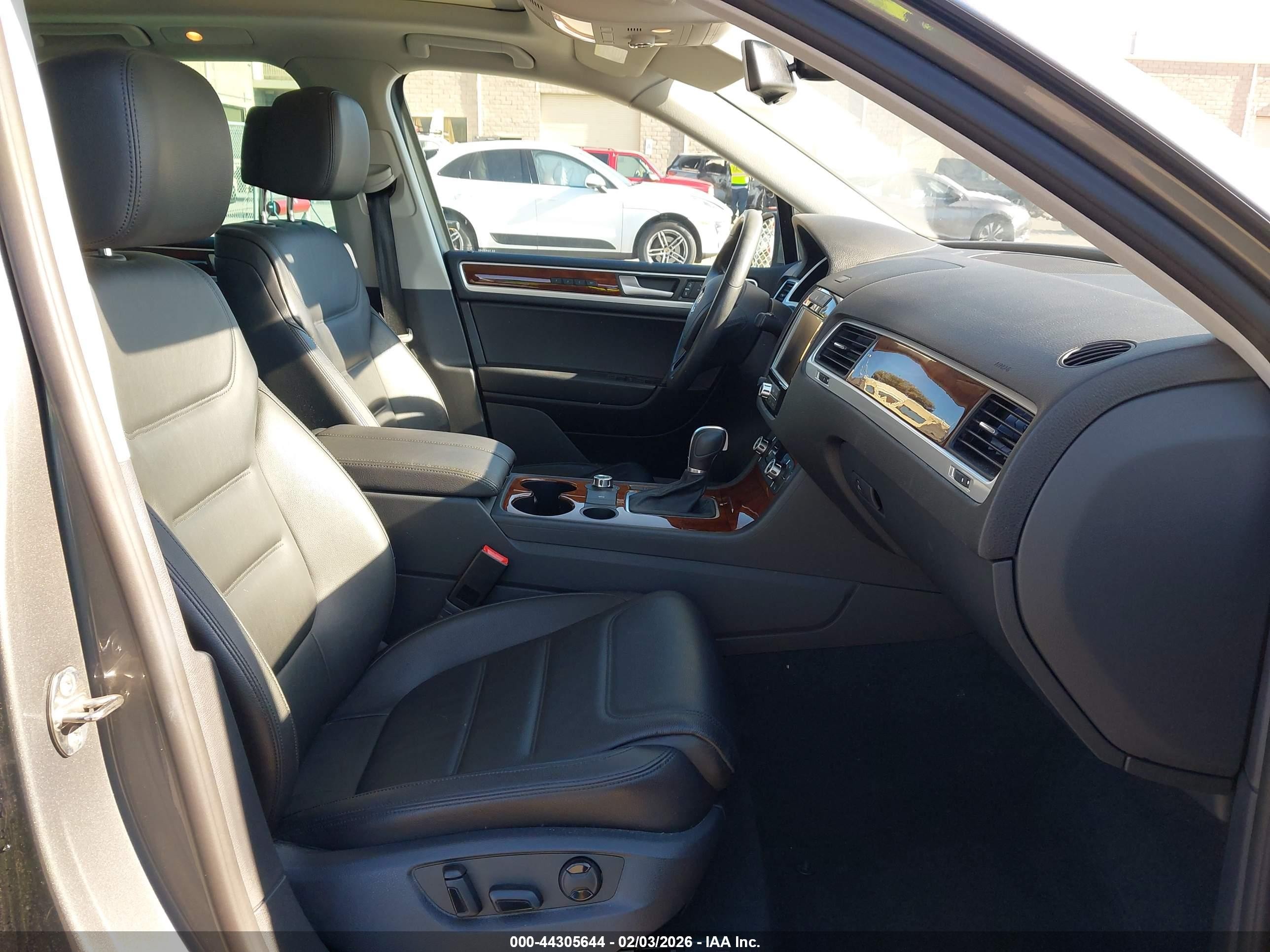 VOLKSWAGEN TOUAREG TDI LUX 2014