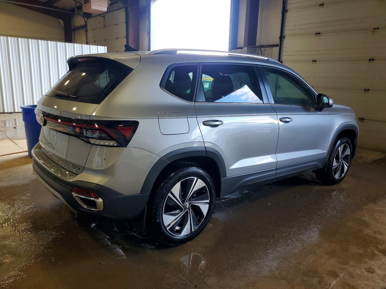 VOLKSWAGEN TAOS SE 2025