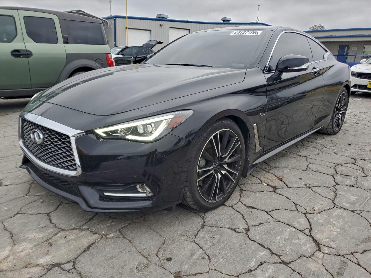 INFINITI Q60 LUXE 300 2018