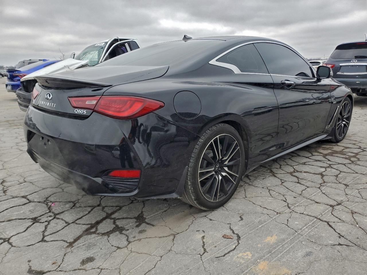INFINITI Q60 LUXE 300 2018