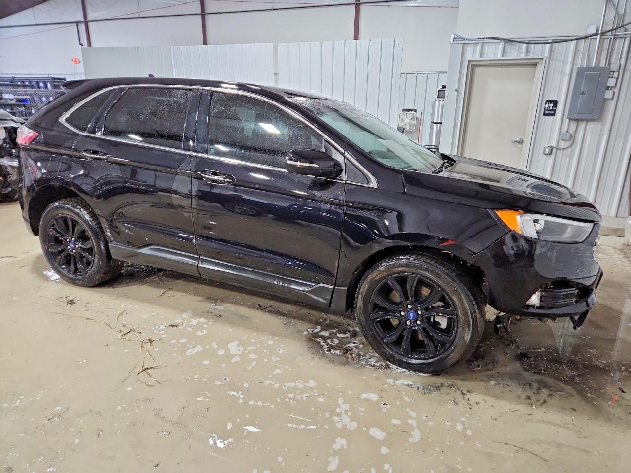 FORD EDGE TITANIUM 2022