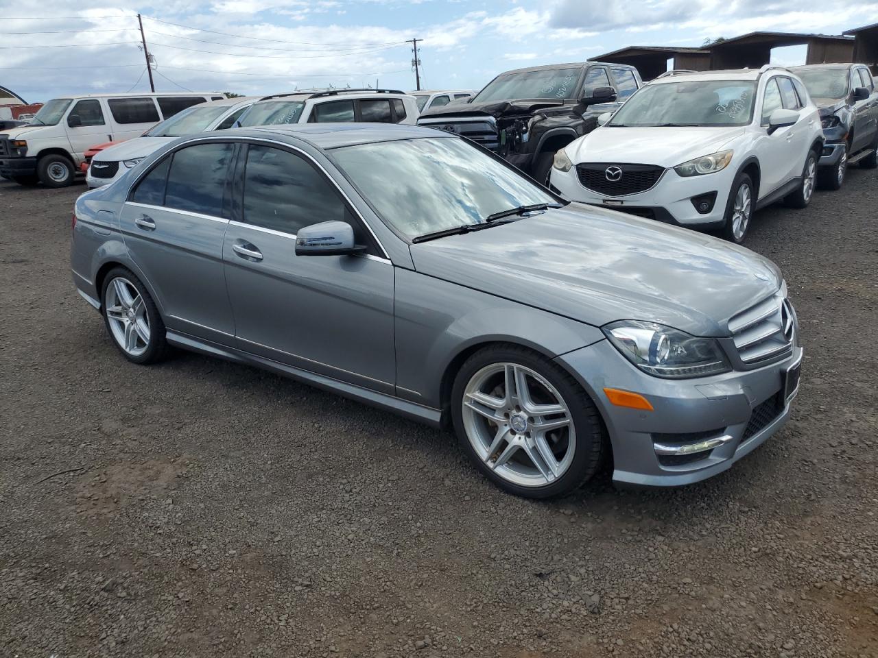 MERCEDES-BENZ C 250 2013