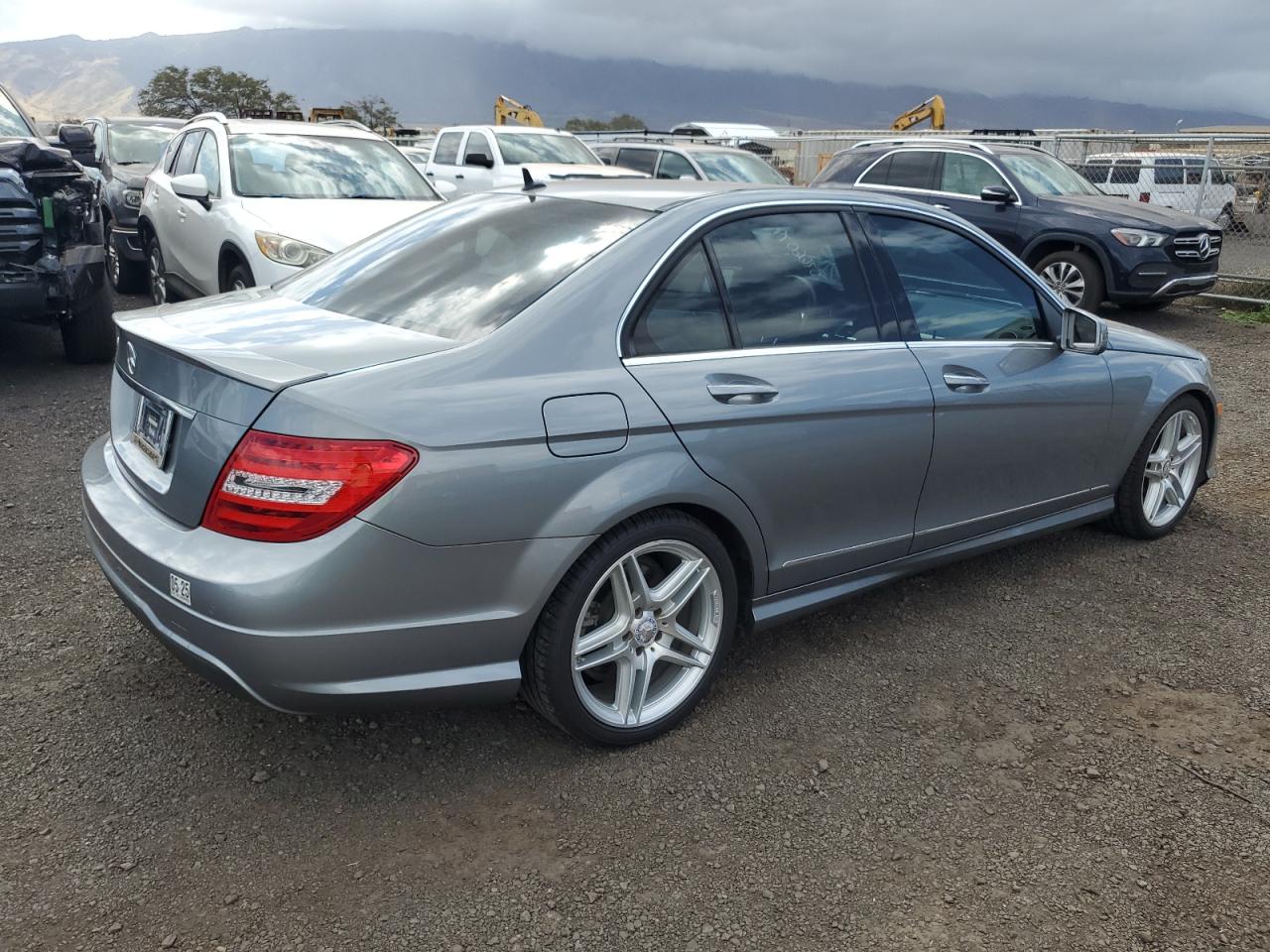MERCEDES-BENZ C 250 2013