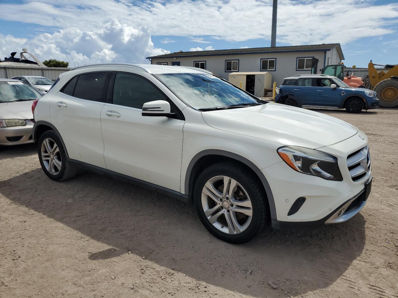 MERCEDES-BENZ GLA 250 2016