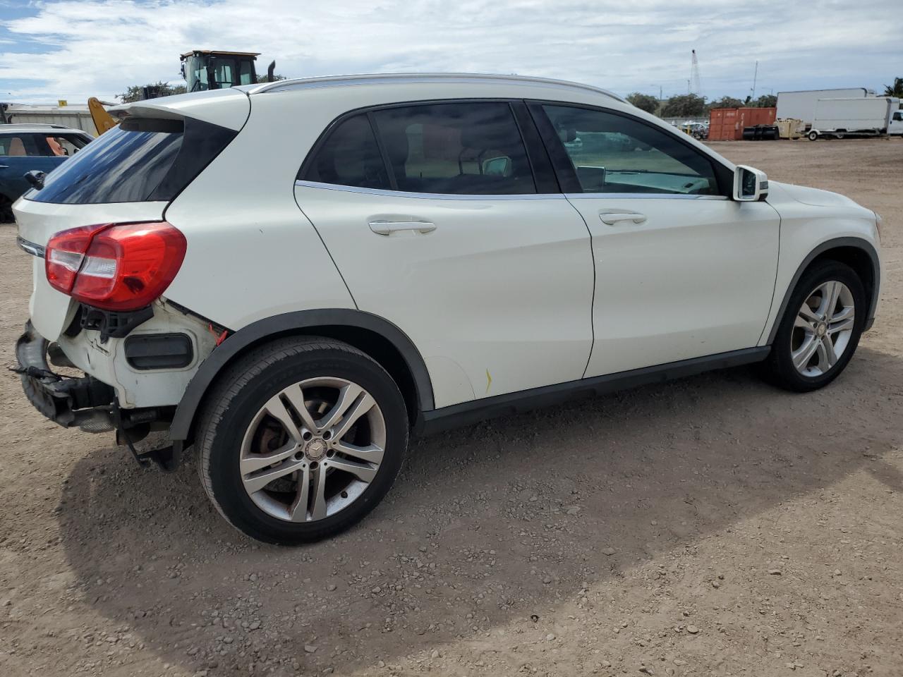 MERCEDES-BENZ GLA 250 2016