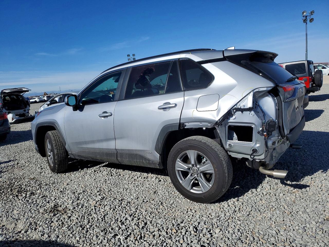TOYOTA RAV4 XLE 2025