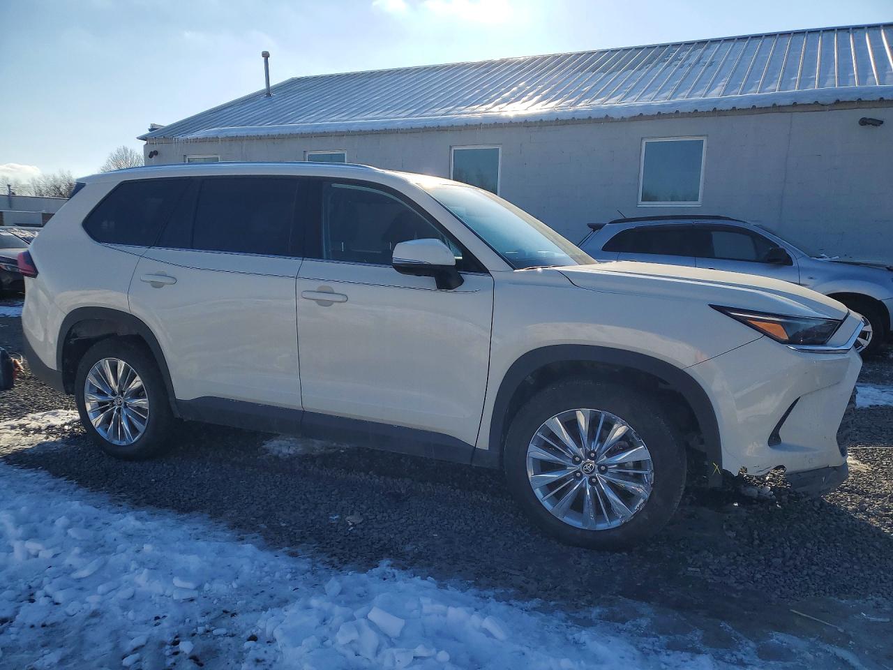 TOYOTA GRAND HIGHLANDER XLE 2024