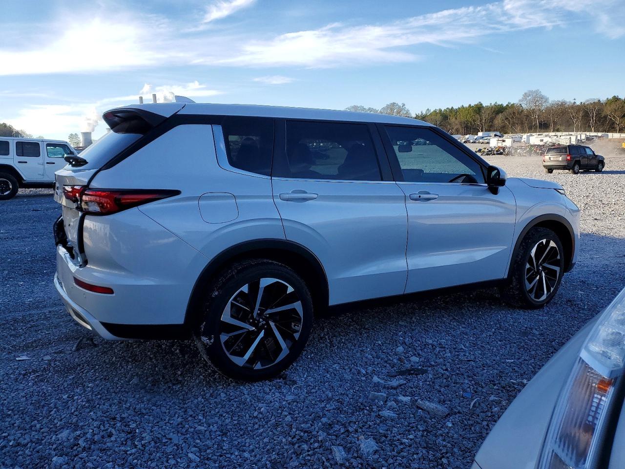 MITSUBISHI OUTLANDER SE 2024