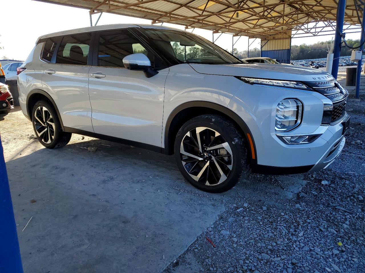 MITSUBISHI OUTLANDER SE 2024