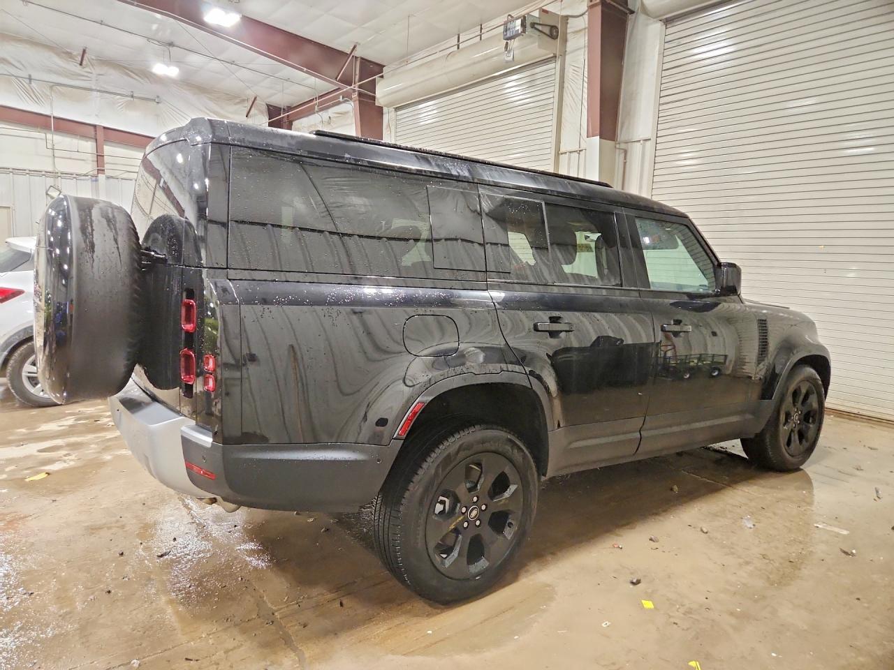 LAND ROVER DEFENDER 130 S 2025