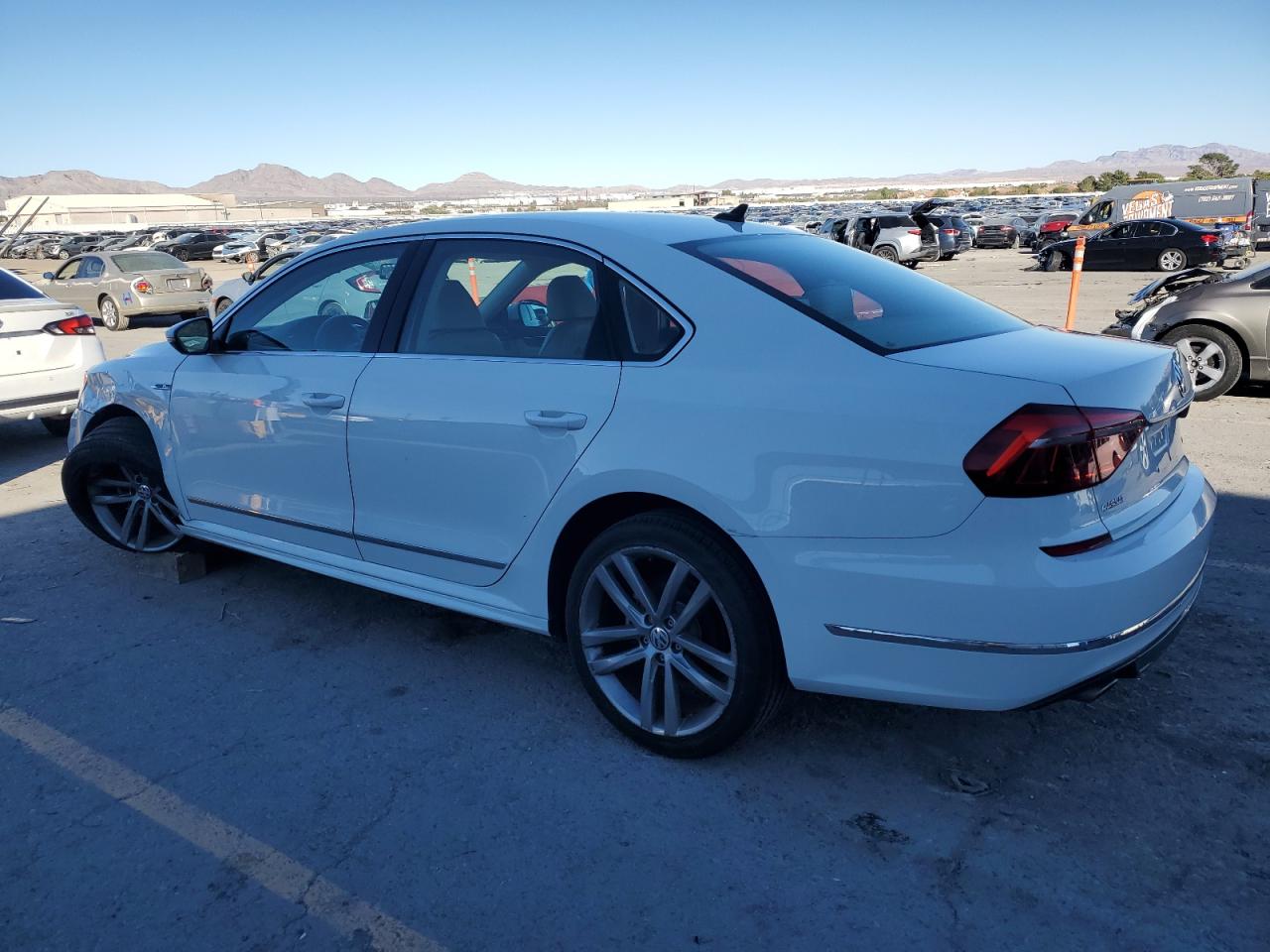 VOLKSWAGEN PASSAT R-LINE 2017