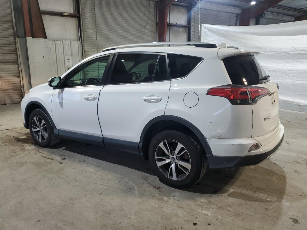 TOYOTA RAV4 XLE 2016