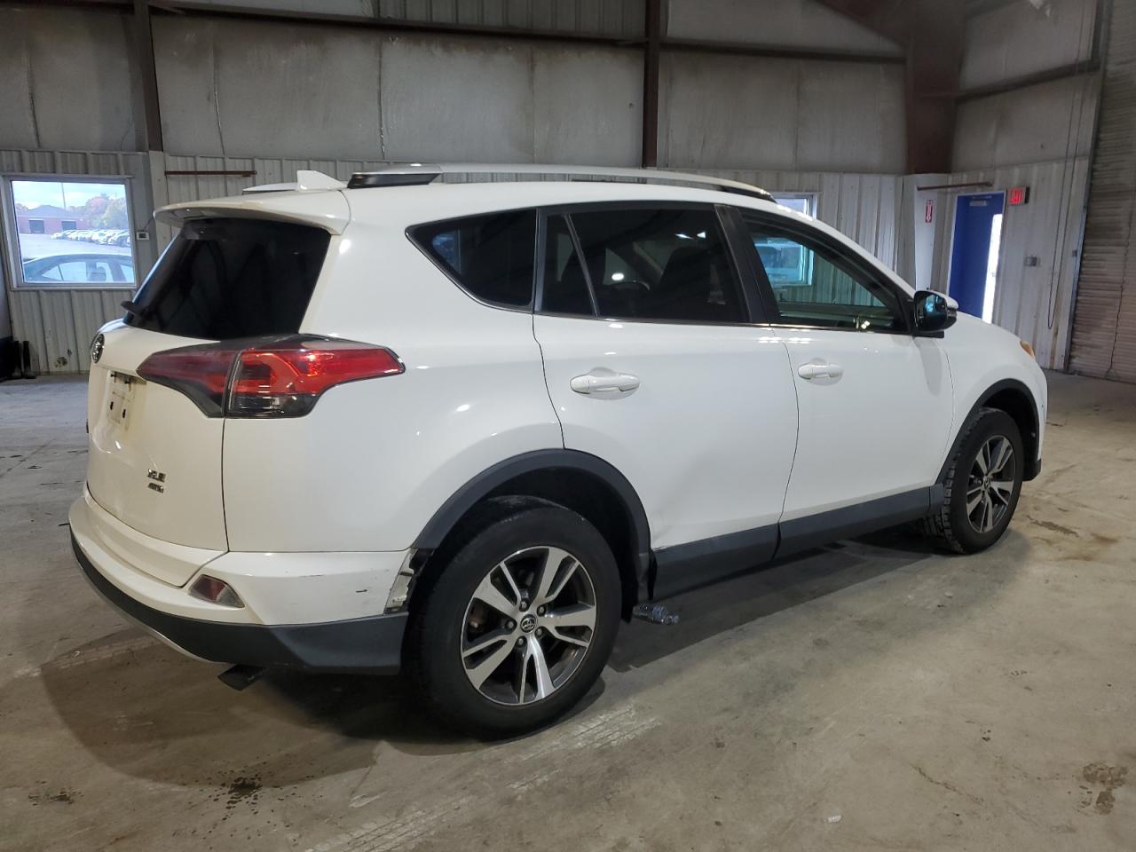 TOYOTA RAV4 XLE 2016