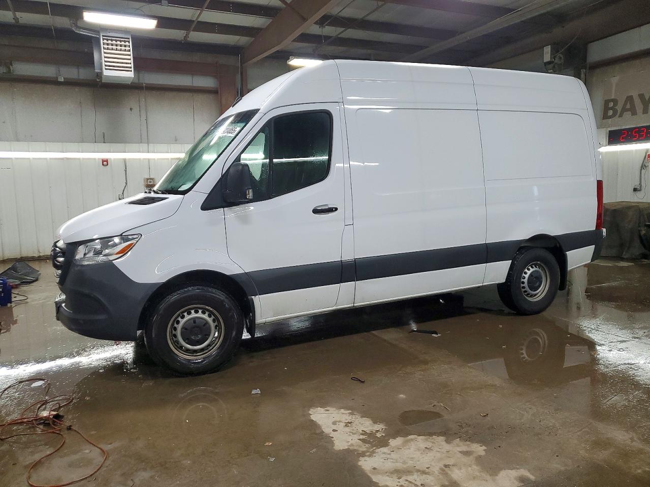 MERCEDES-BENZ SPRINTER 2500 2023