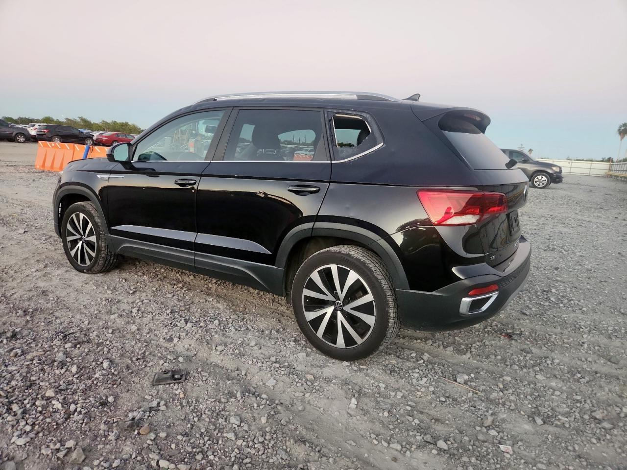 VOLKSWAGEN TAOS SE 2022