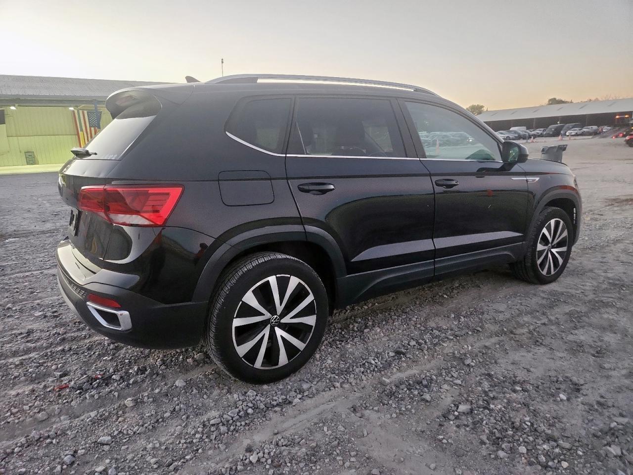 VOLKSWAGEN TAOS SE 2022