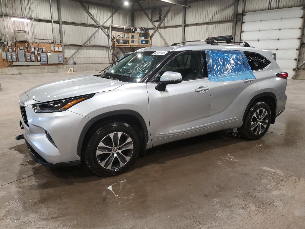 TOYOTA HIGHLANDER XLE 2021