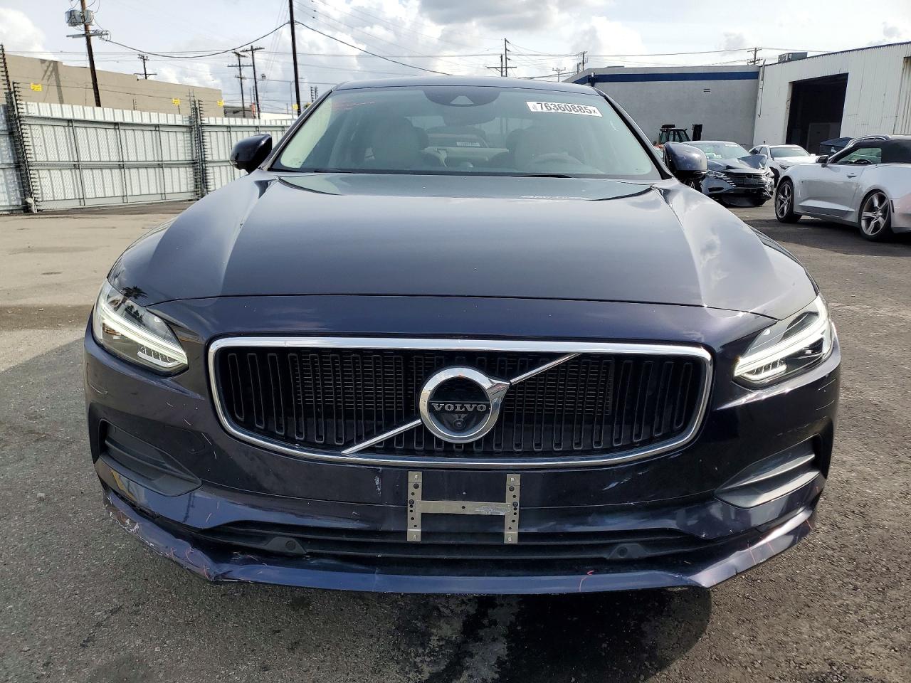 VOLVO S90 T6 MOMENTUM 2017