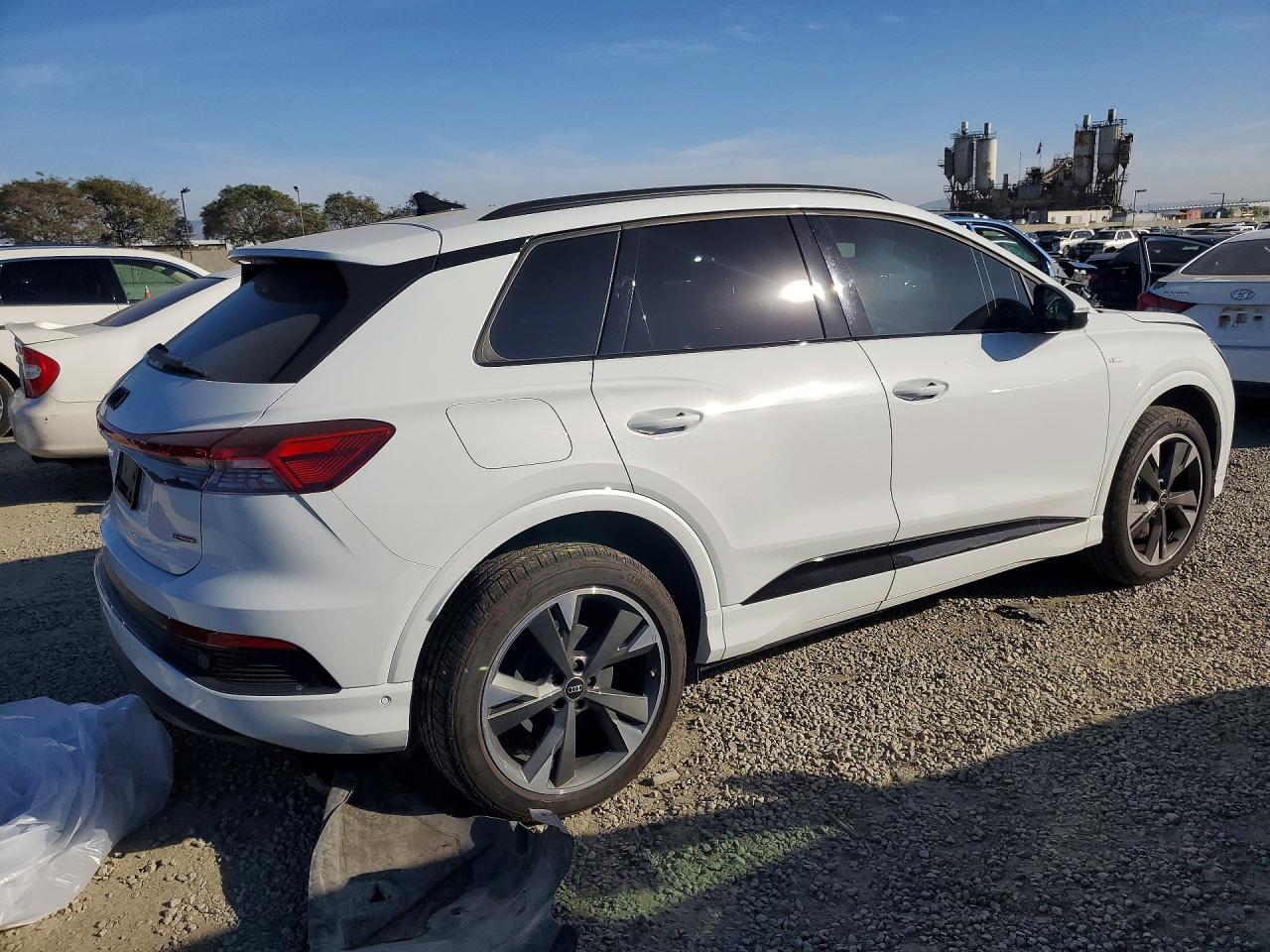 AUDI Q4 E-TRON PREMIUM PLUS 2024