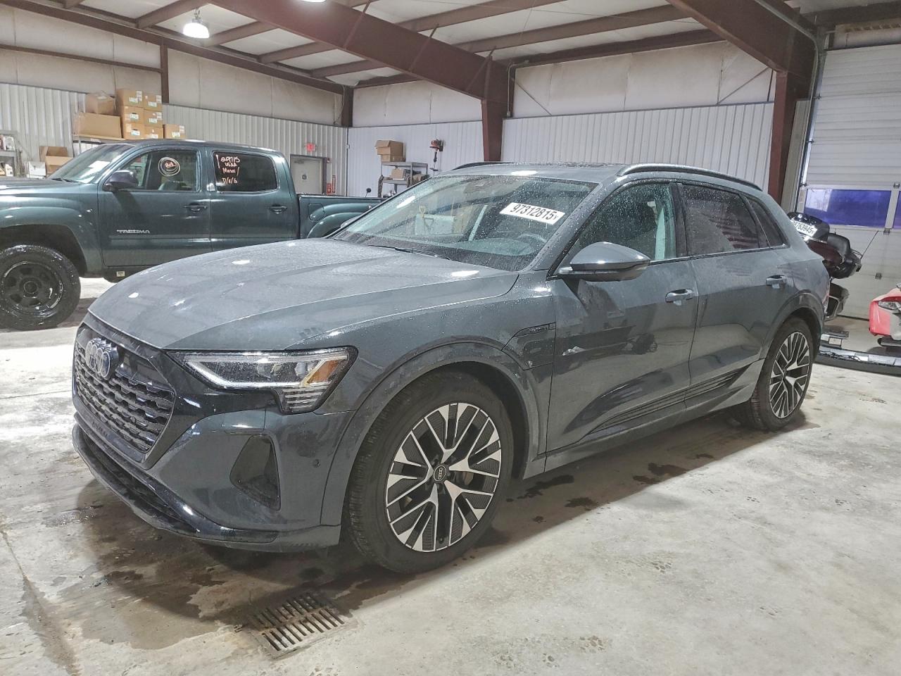 AUDI Q8 E-TRON PREMIUM PLUS 2024
