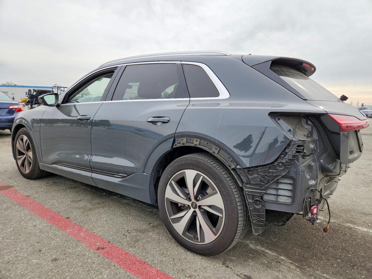 AUDI Q8 E-TRON PREMIUM PLUS 2024
