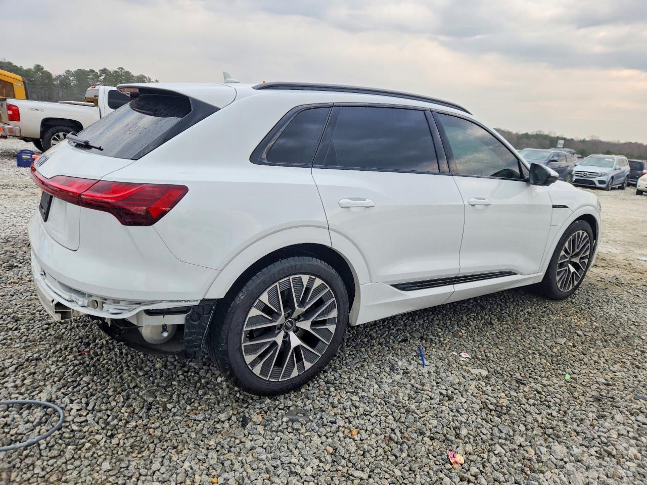AUDI Q8 E-TRON PRESTIGE 2024