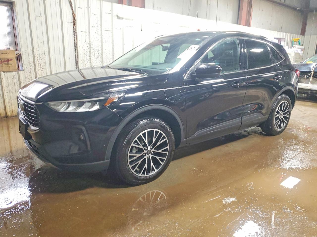 FORD ESCAPE 2023