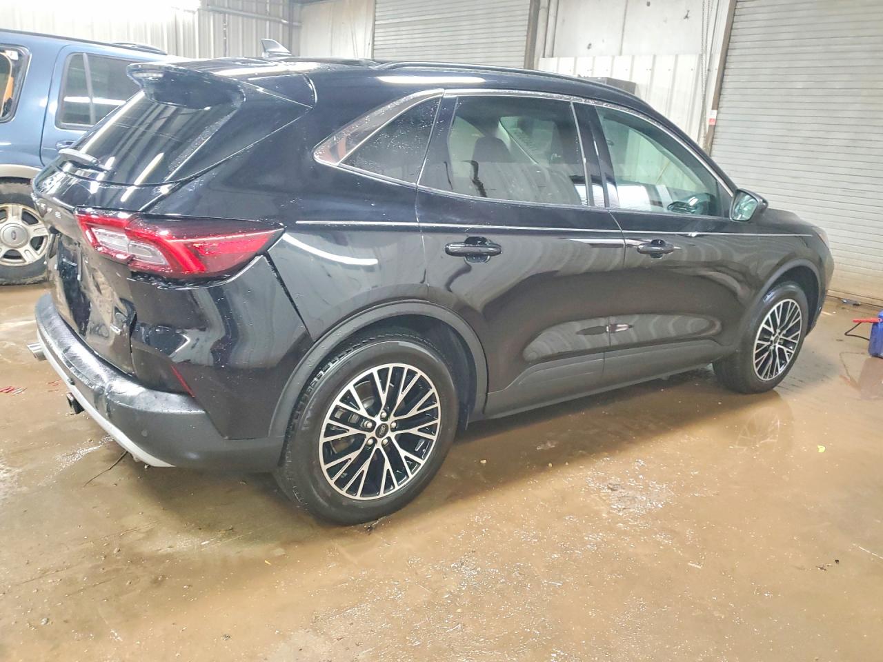 FORD ESCAPE 2023