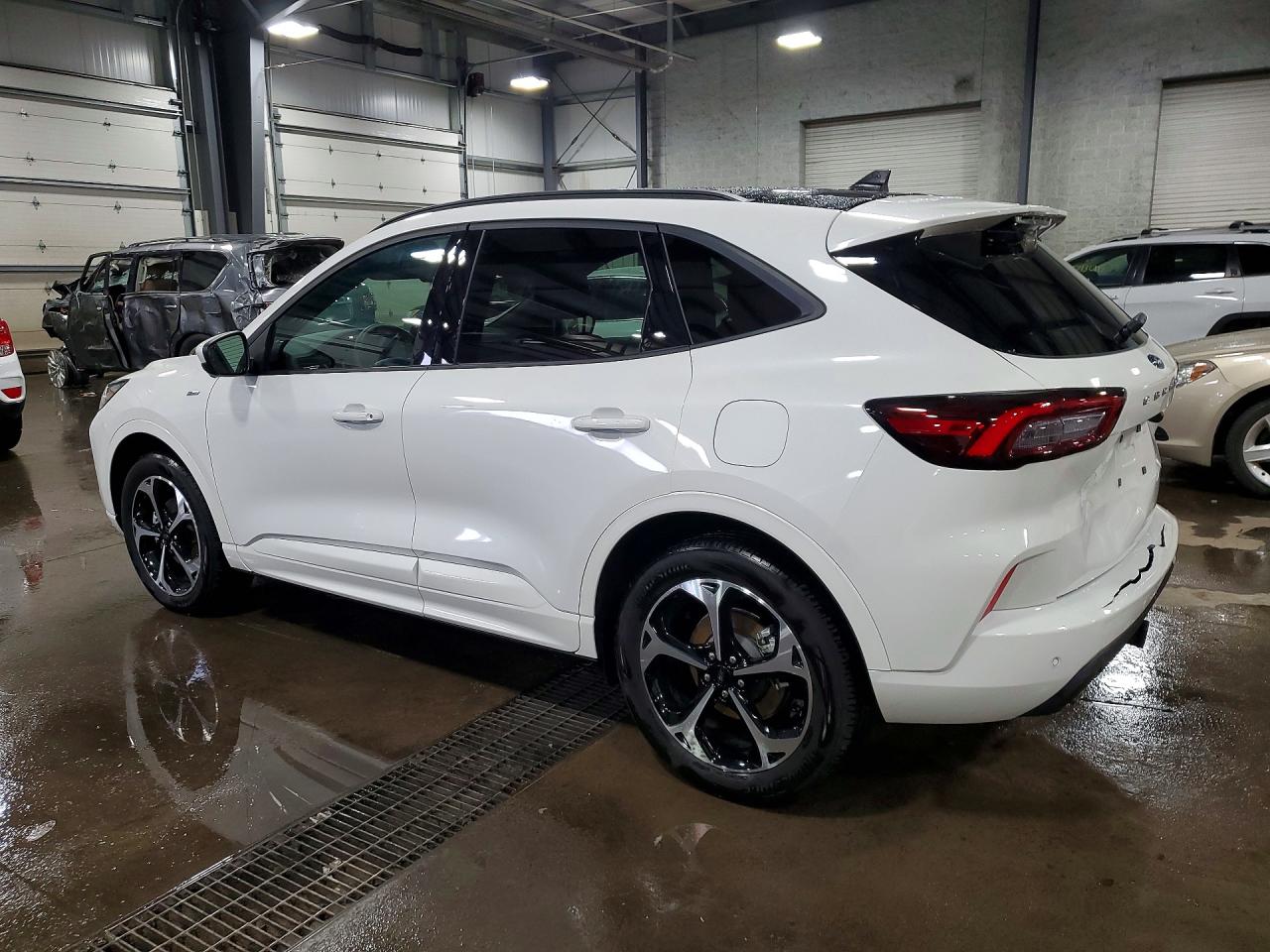 FORD ESCAPE ST LINE SELECT 2024