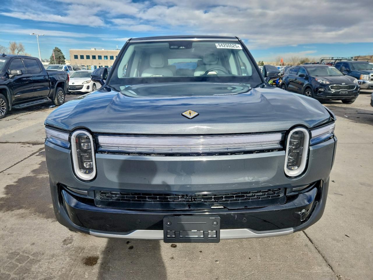 RIVIAN R1S ADVENTURE 2025
