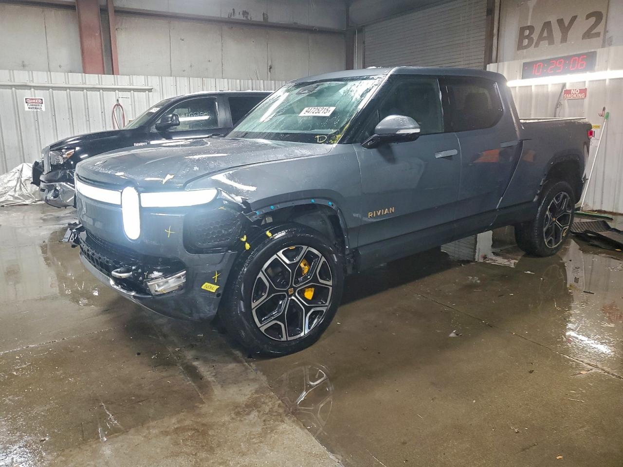 RIVIAN R1T ADVENTURE 2024