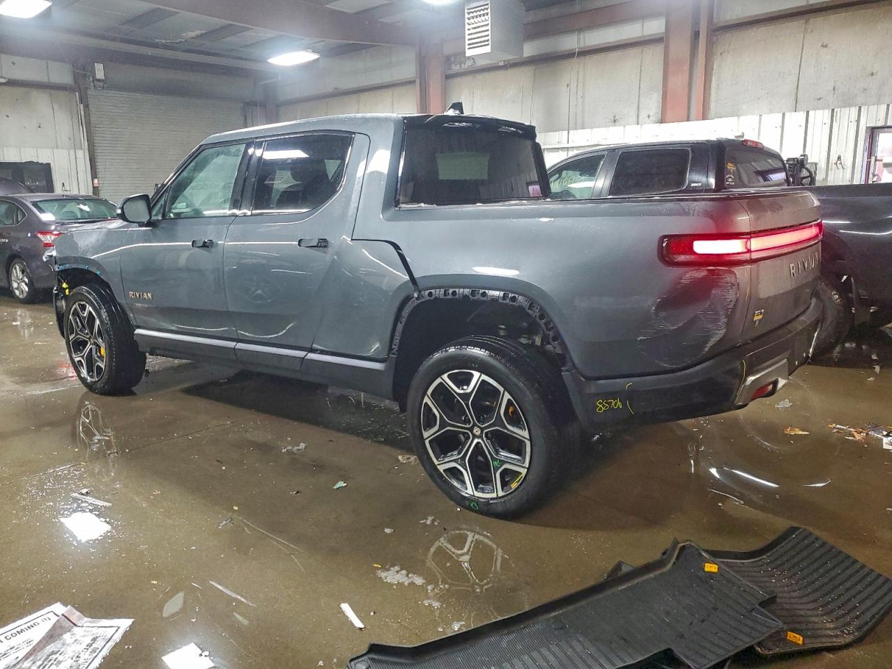 RIVIAN R1T ADVENTURE 2024