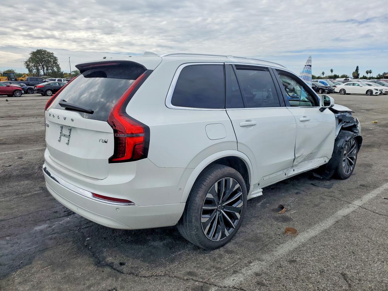 VOLVO XC90 PLUS 2025