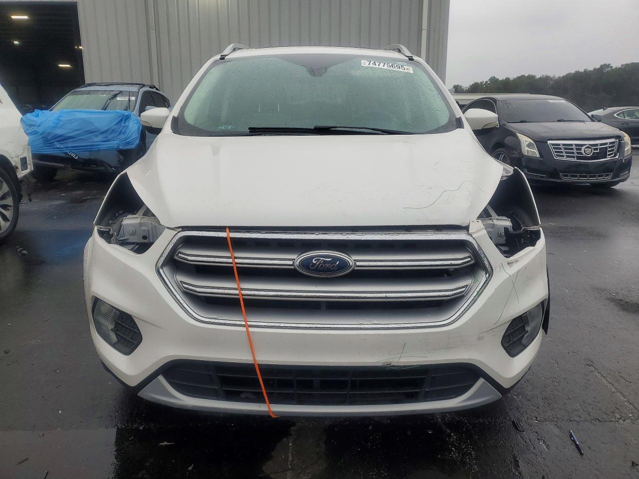 FORD ESCAPE TITANIUM 2017