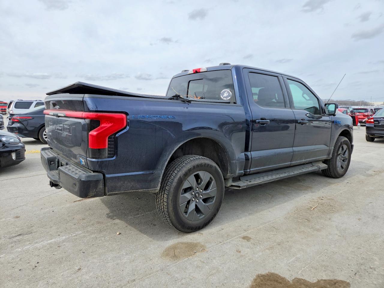 FORD F150 LIGHTNING LARIAT 2024