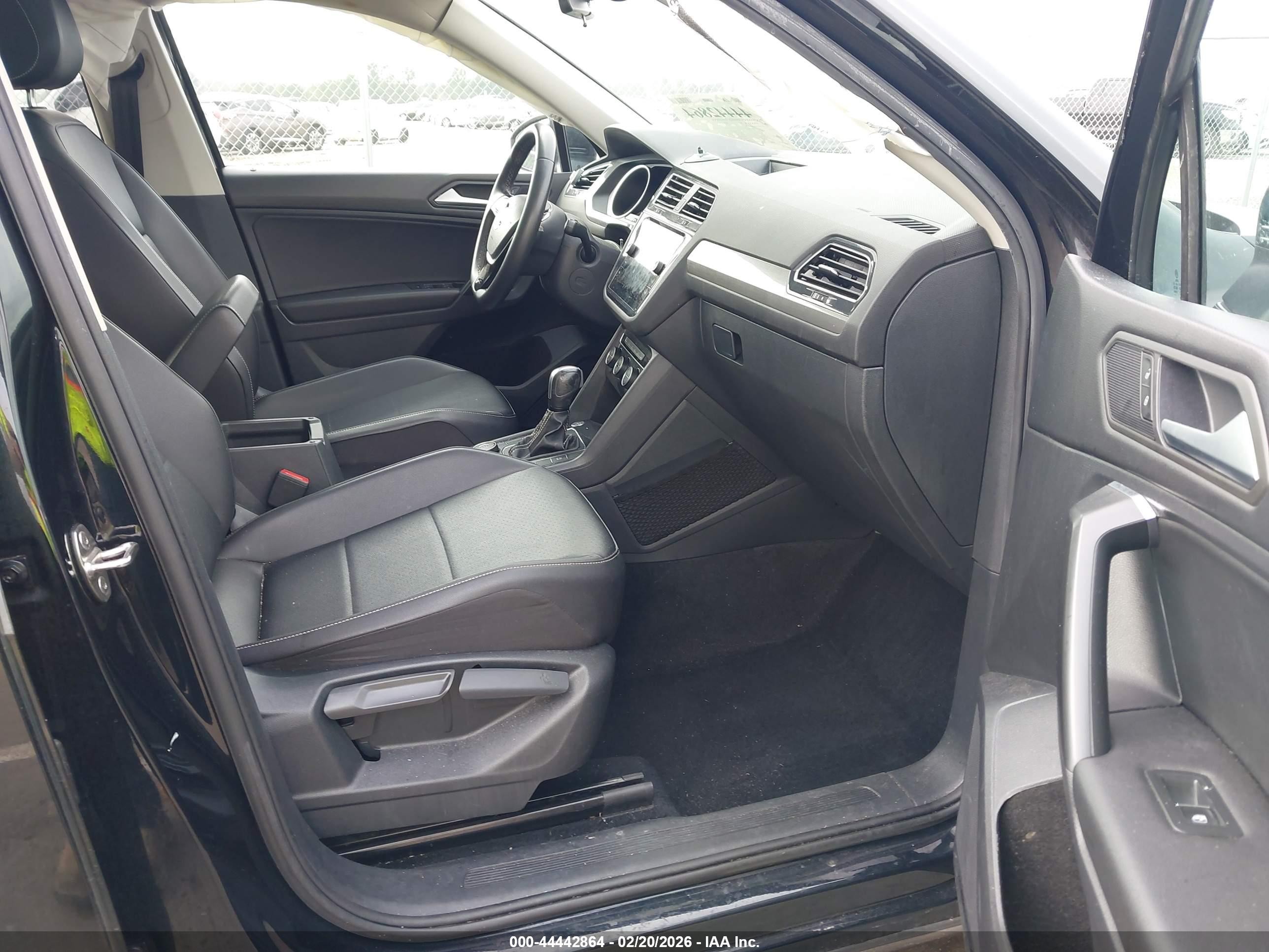 VOLKSWAGEN TIGUAN 2.0T SE/2.0T SE R-LINE BLACK/2.0T SEL 2021