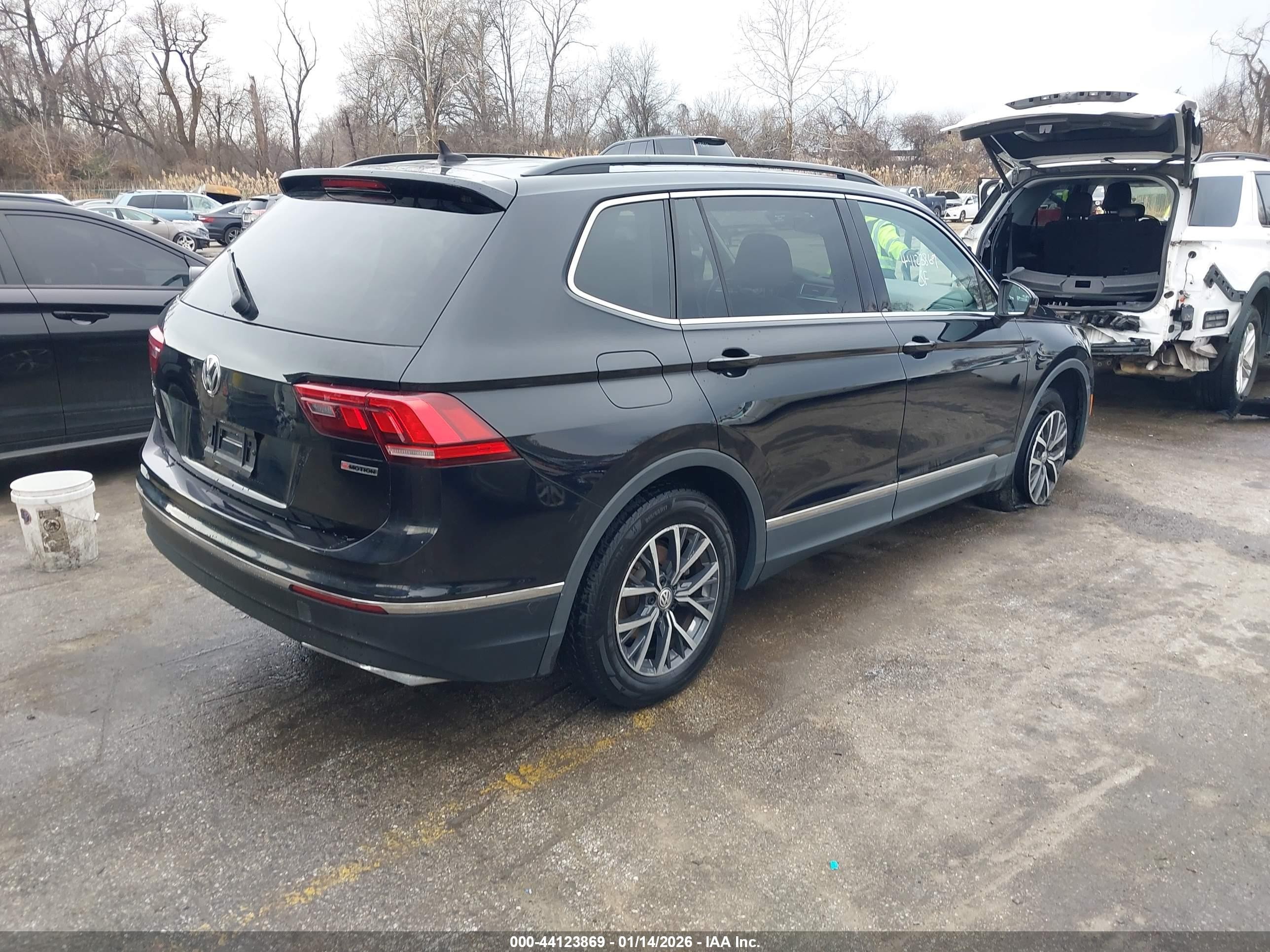VOLKSWAGEN TIGUAN 2.0T SE/2.0T SE R-LINE BLACK/2.0T SEL 2020