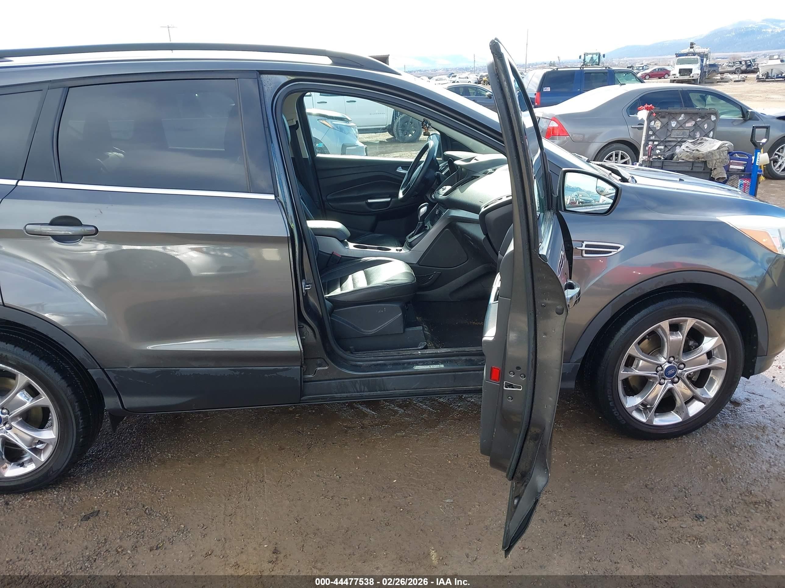 FORD ESCAPE SE 2015