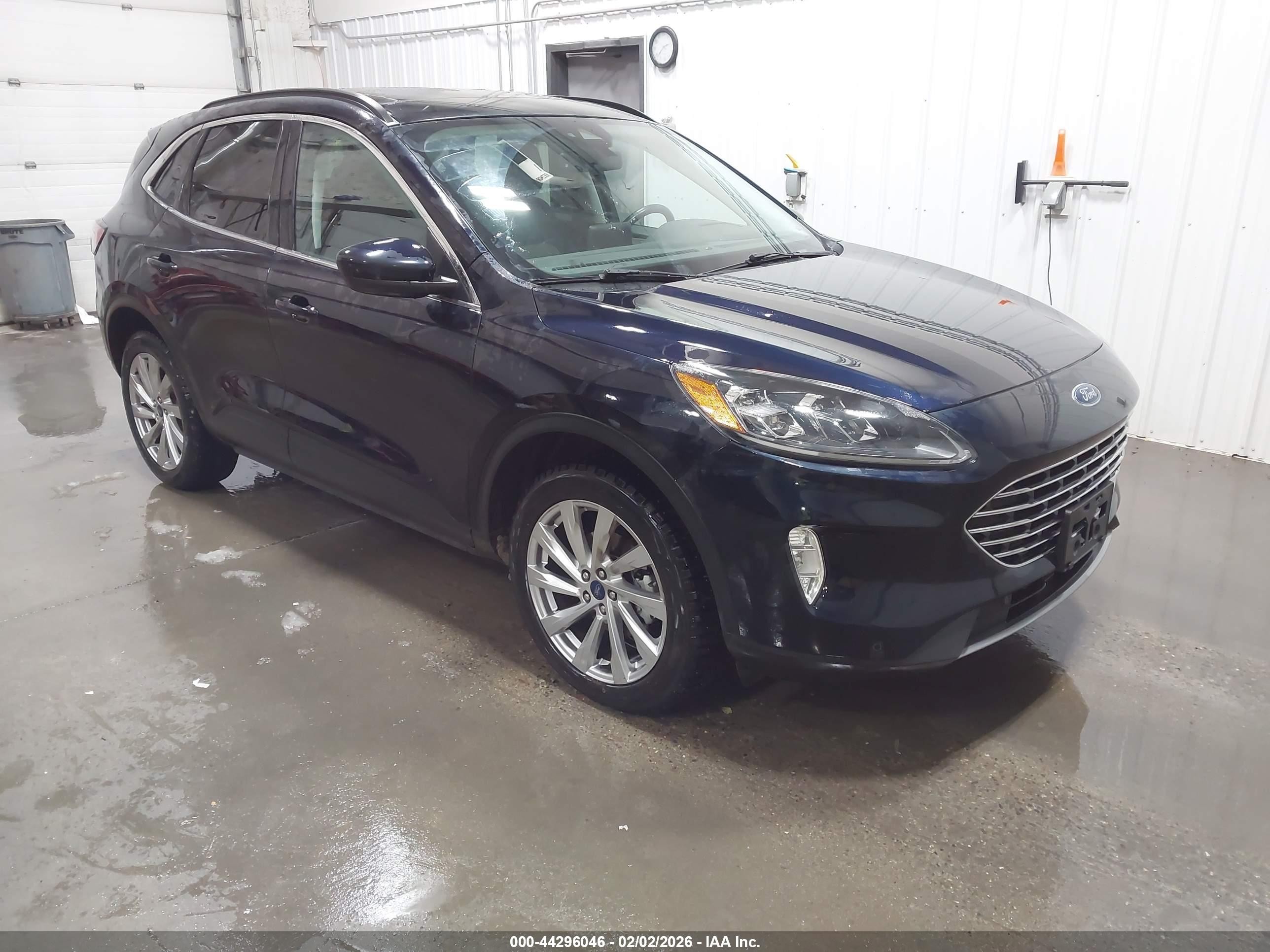 FORD ESCAPE TITANIUM 2021
