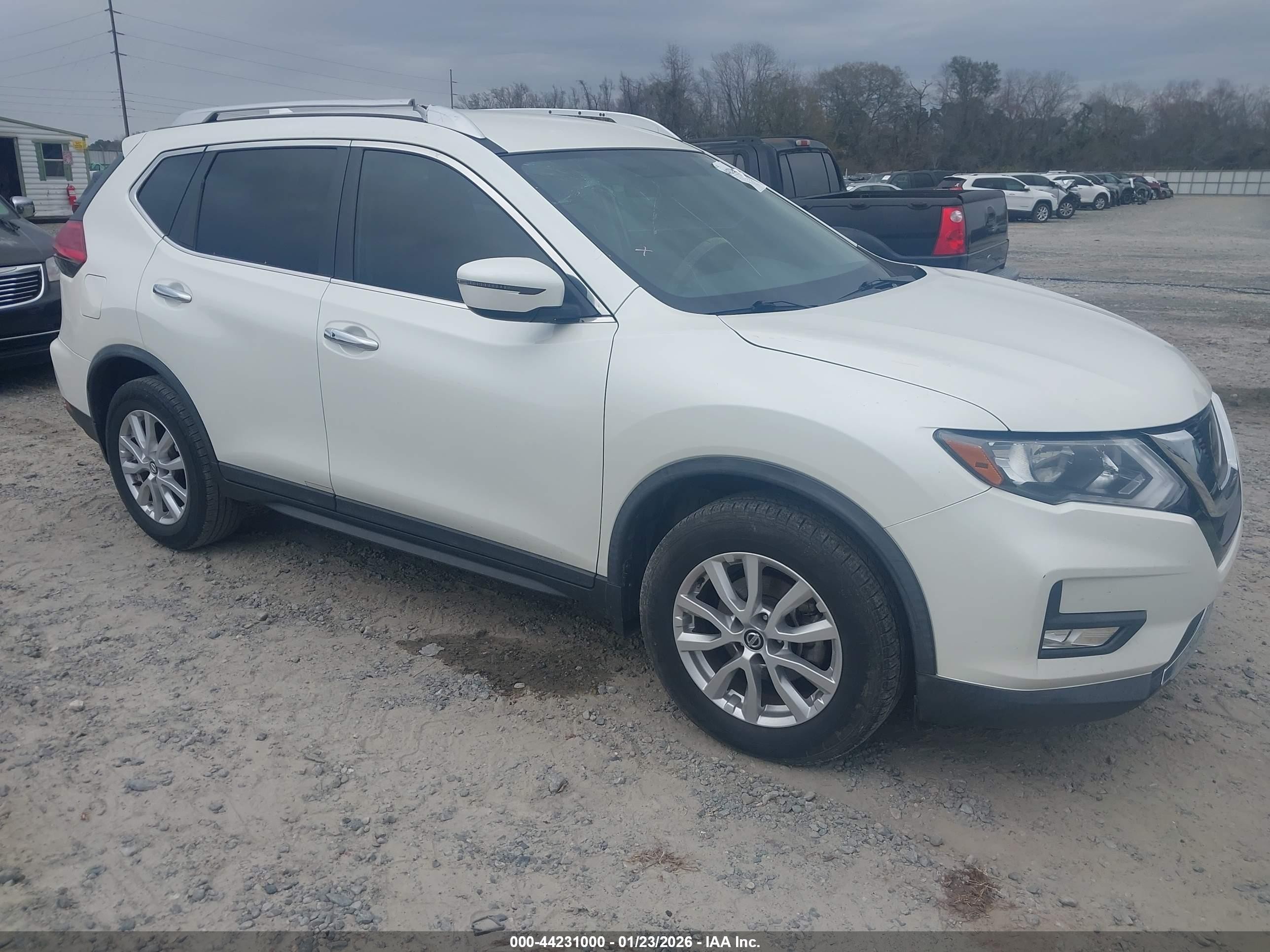 NISSAN ROGUE SV 2017