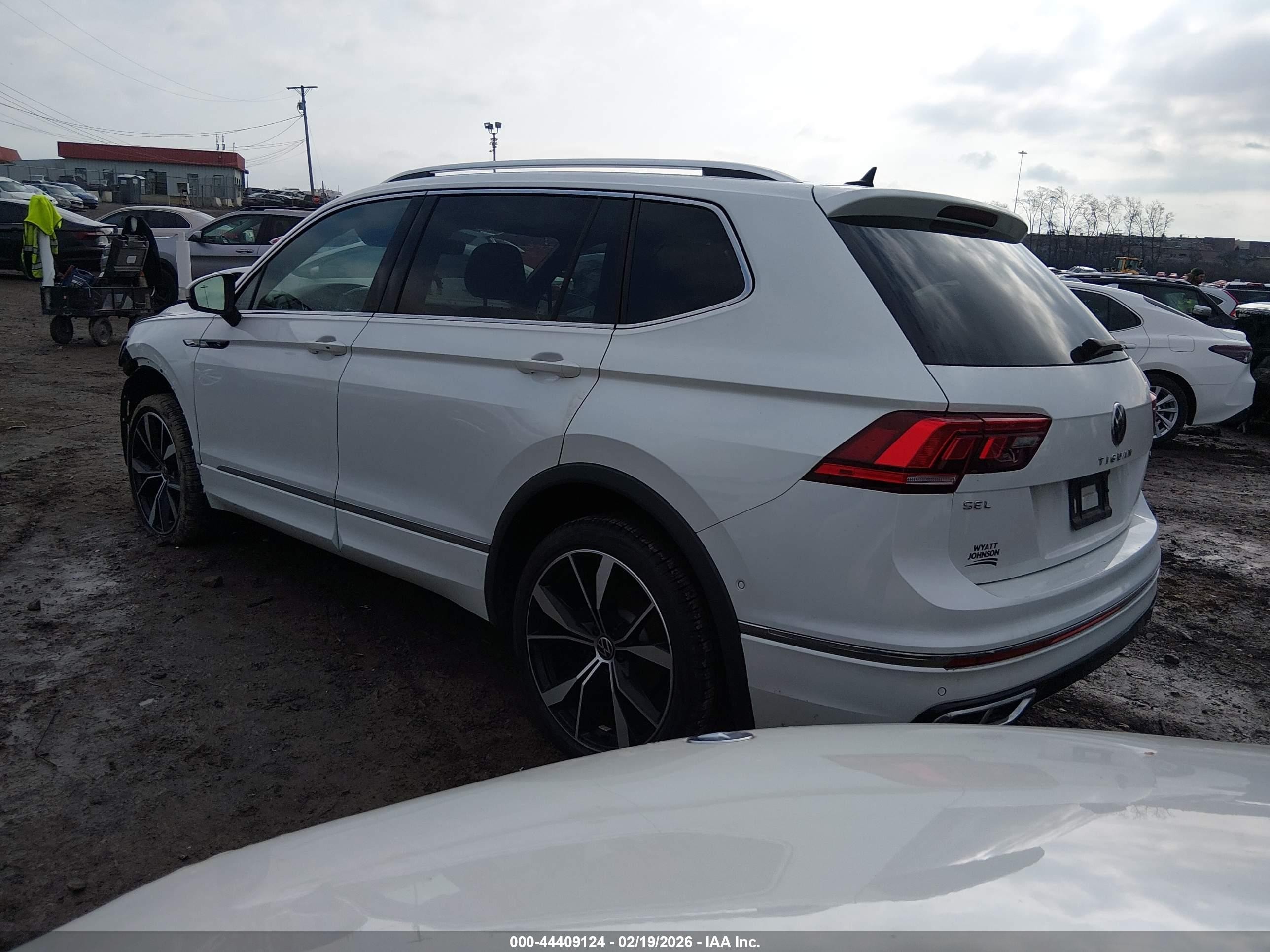 VOLKSWAGEN TIGUAN 2.0T SEL R-LINE 2024